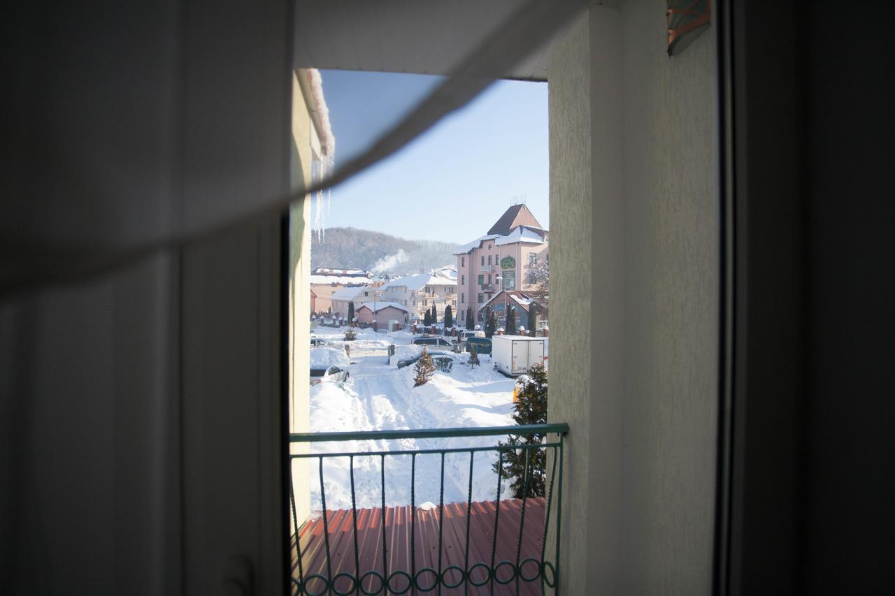 Smerichka Hotell Poljana Eksteriør bilde